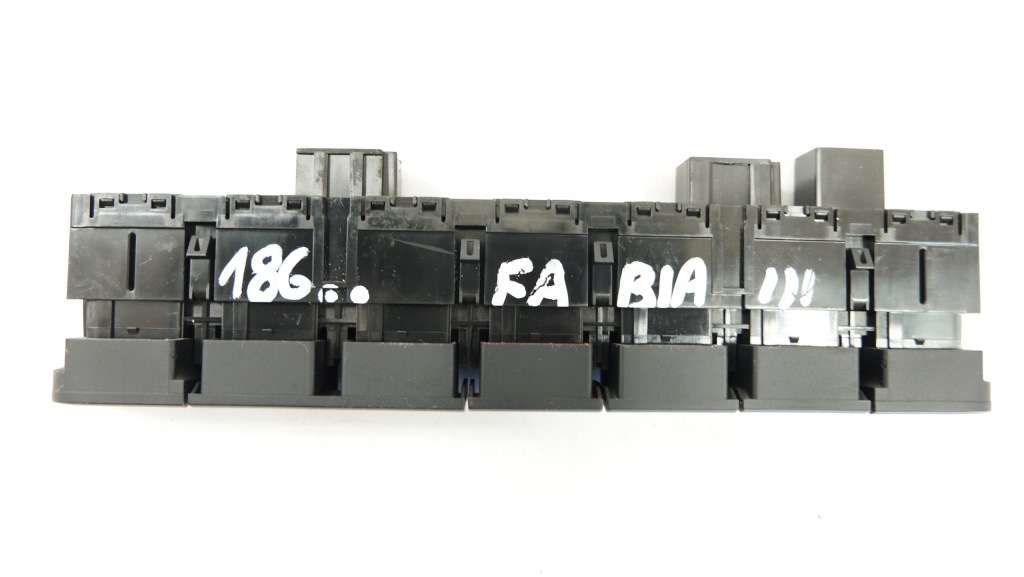 фото №6, Skoda fabia iii переключатель панель 6v0927132a