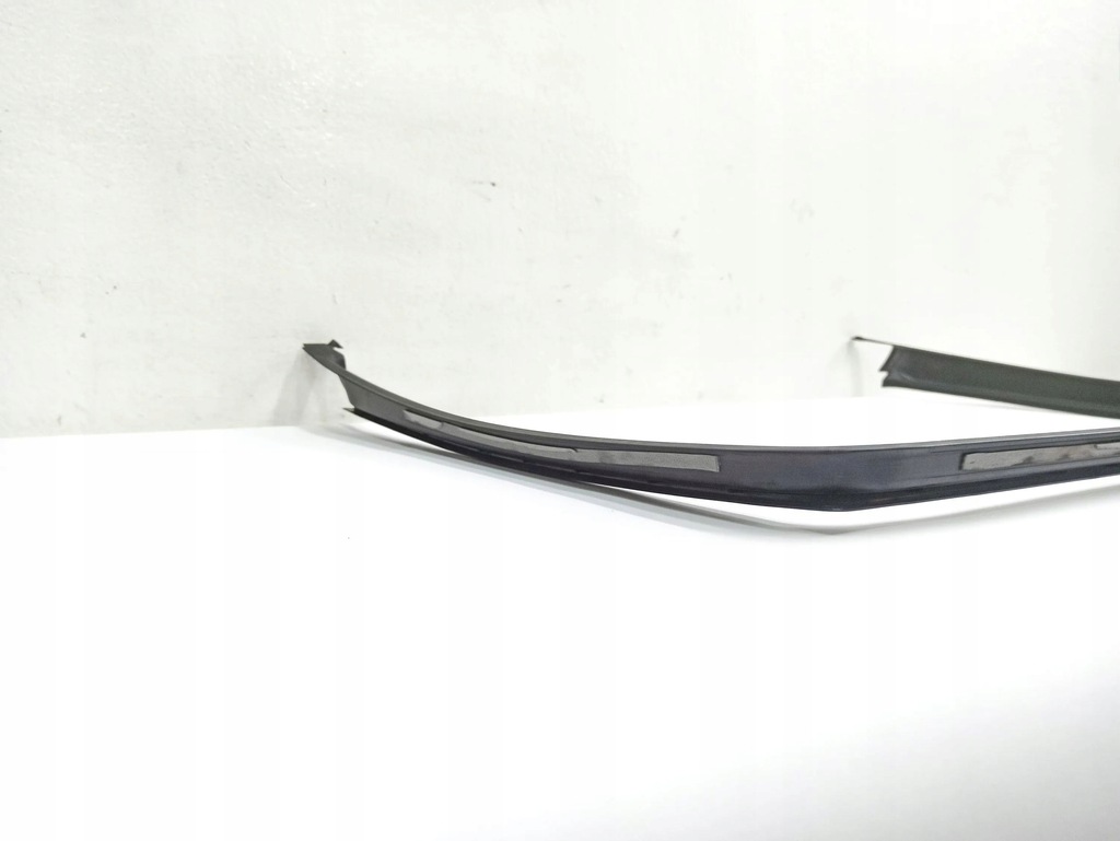 фото №12, Молдинг стекло задний задняя сторона левая land rover range rover sport l320 ejn00