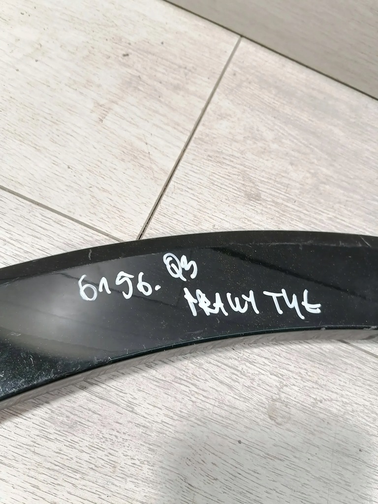 фото №13, Audi q3 молдинг крыло правый задняя 83a853818a