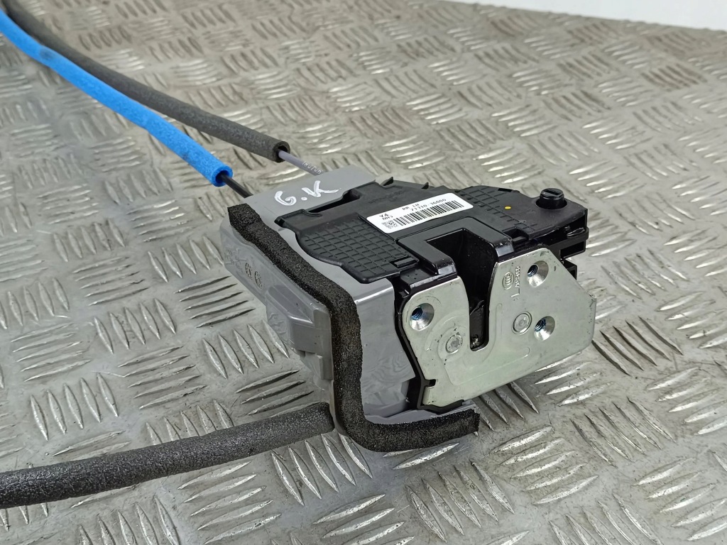 2019 ssangyong rexton замок дверь задних 7132036000 Недорого