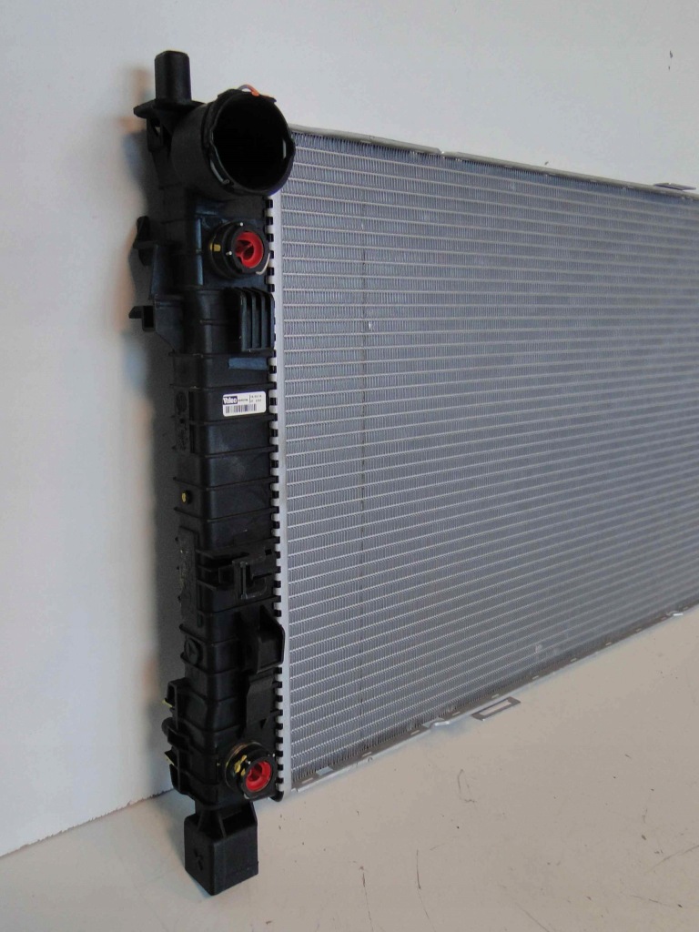 Mercedes c 203 sport купе рестайлинг  радиатор воды Киев