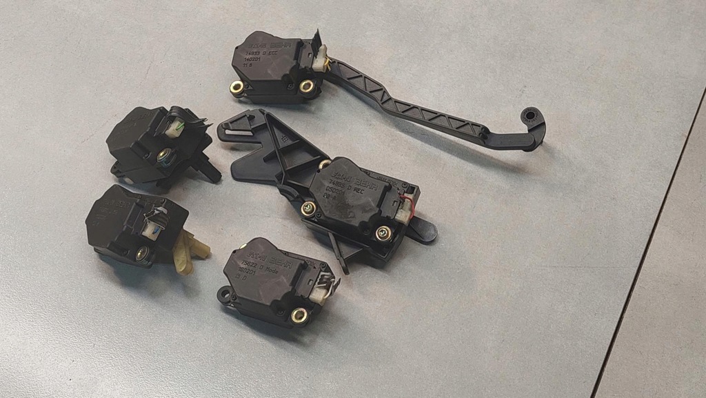 фото №9, Моторчик отопителя комплект volvo v70 ii xc 2.4