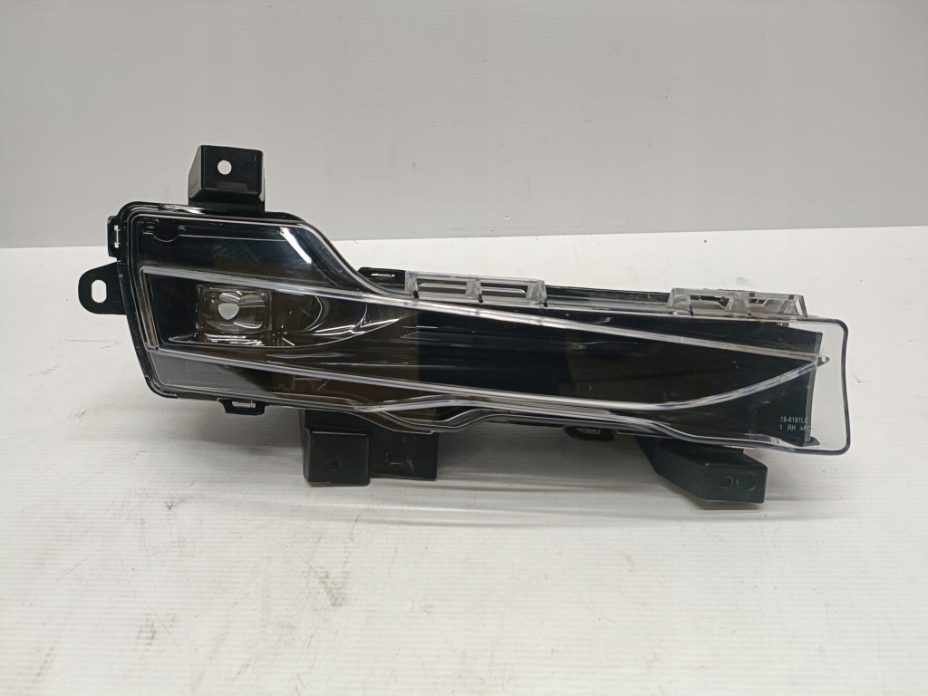 Купить Tesla model y противотуманная фара бампера правый 1624798-00-a