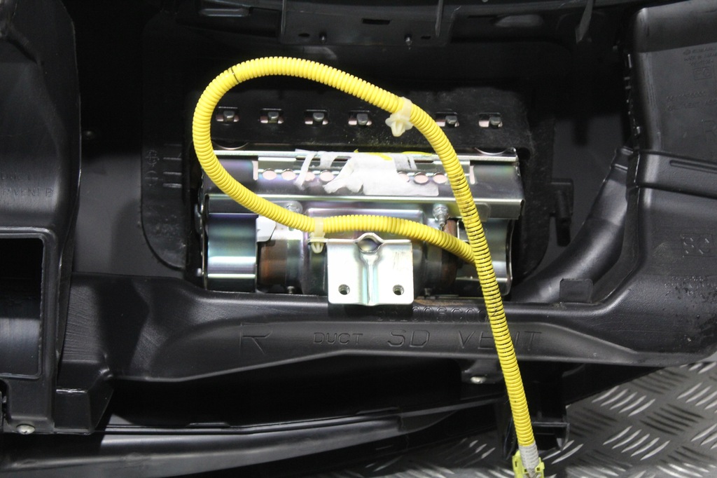 фото №11, Приборная панель консоль подушка безопасности subaru forester iii 3