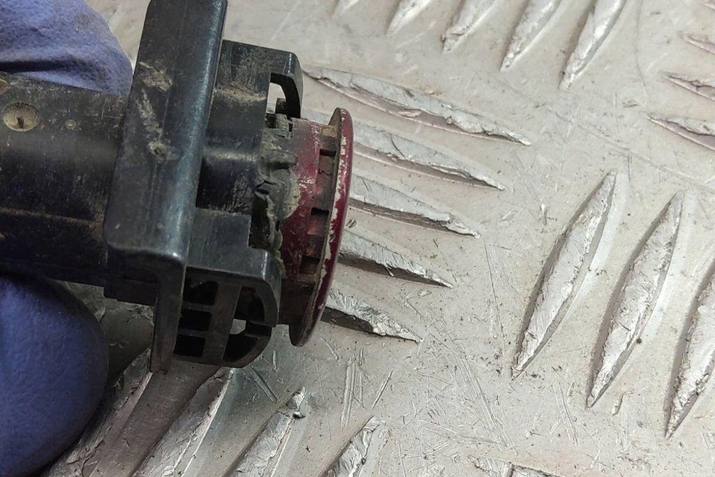 фото №10, Датчик ускорения mazda 6 хэтчбек gh gs1d67uc1a74 2.0l дизель