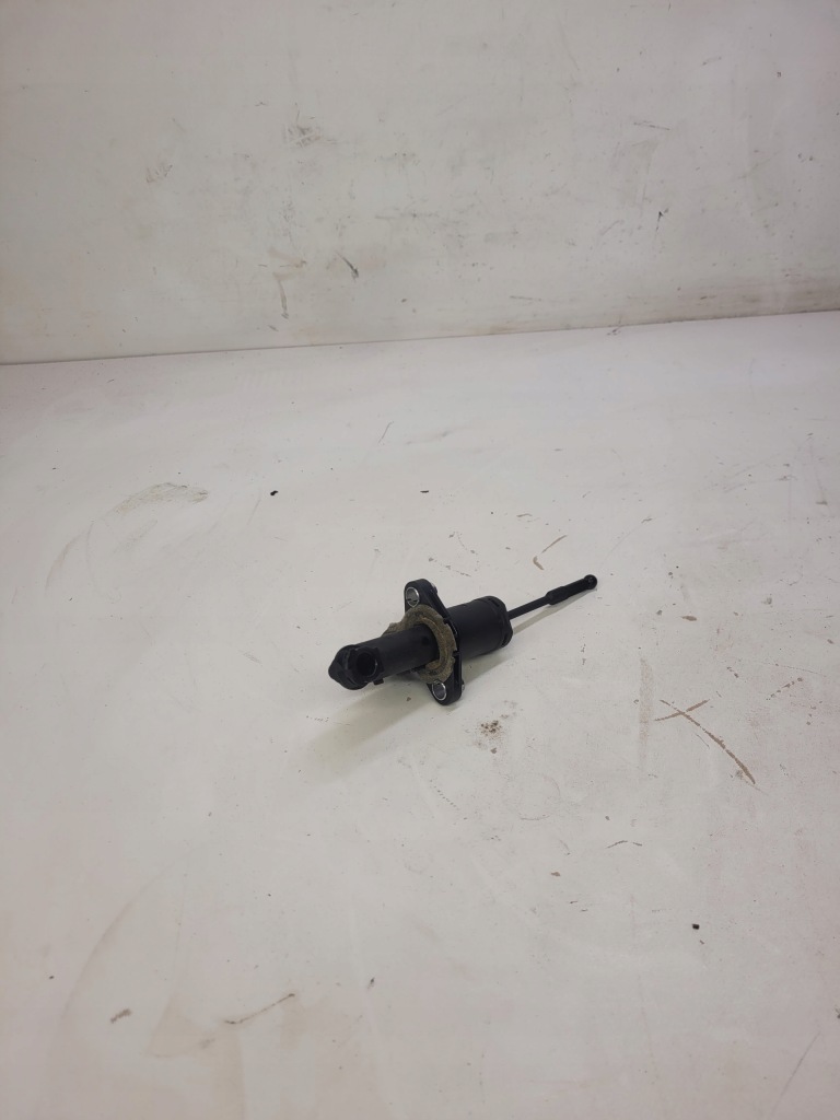 Купить Помпа насос сцепления audi vw seat 6r0721388a
