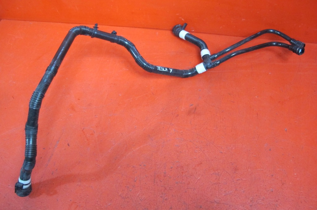 Купить Tesla model y шланг пабтрубок  труба радиатора воды