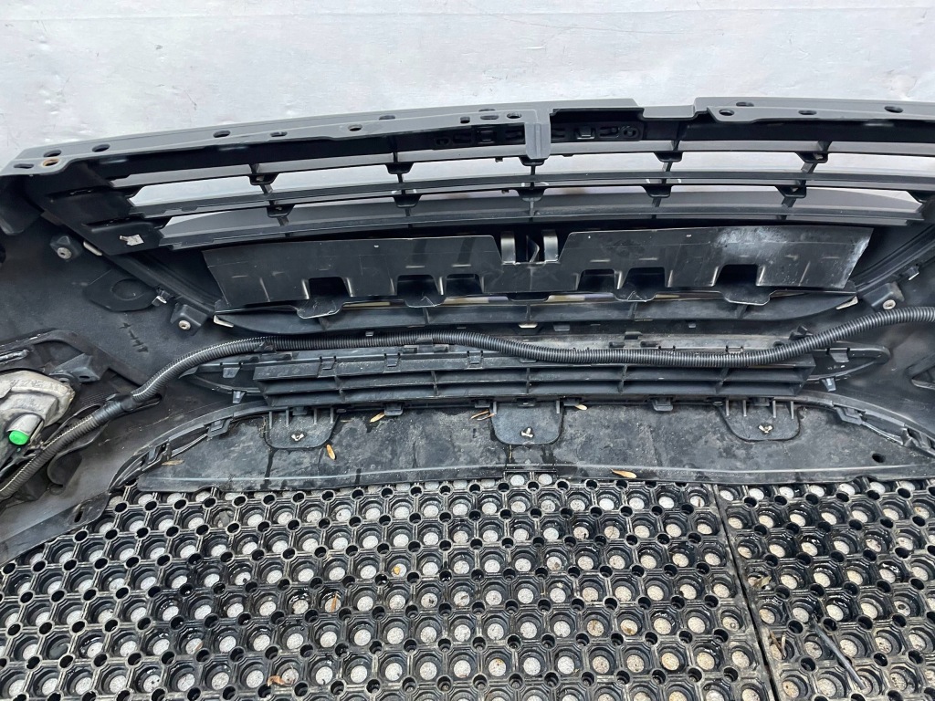 Бампер перед передній протитуманна фара решітка радіатора peugeot 508 1 код лакофарбового покриття: eehd 2010- Оригінал