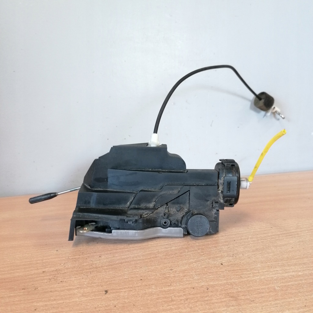 фото №1, Mercedes w168 замок двері правий перед 1687230008