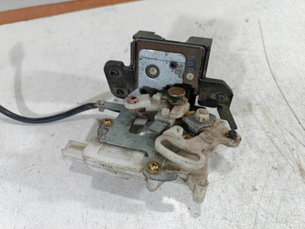 фото №4, Замок крышки задняя mazda 6