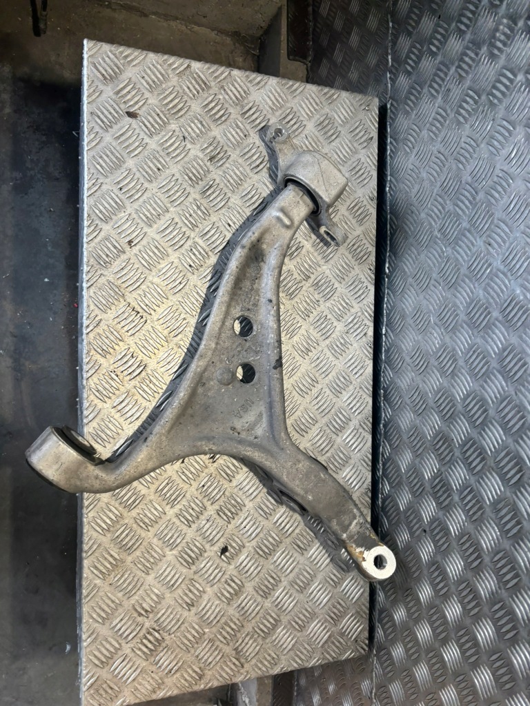 фото №1, Mercedes ml w166 gle рычаг нижний левый перед 16603