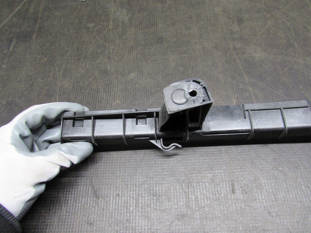 фото №10, Напрямна скло правий перед citroen c4 grand picasso 13-18r 9675911080