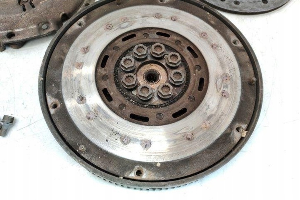 фото №10, Комплект сцепления audi a6 avant 4b5, c5 059141031 2.5l дизель 110kw 2002