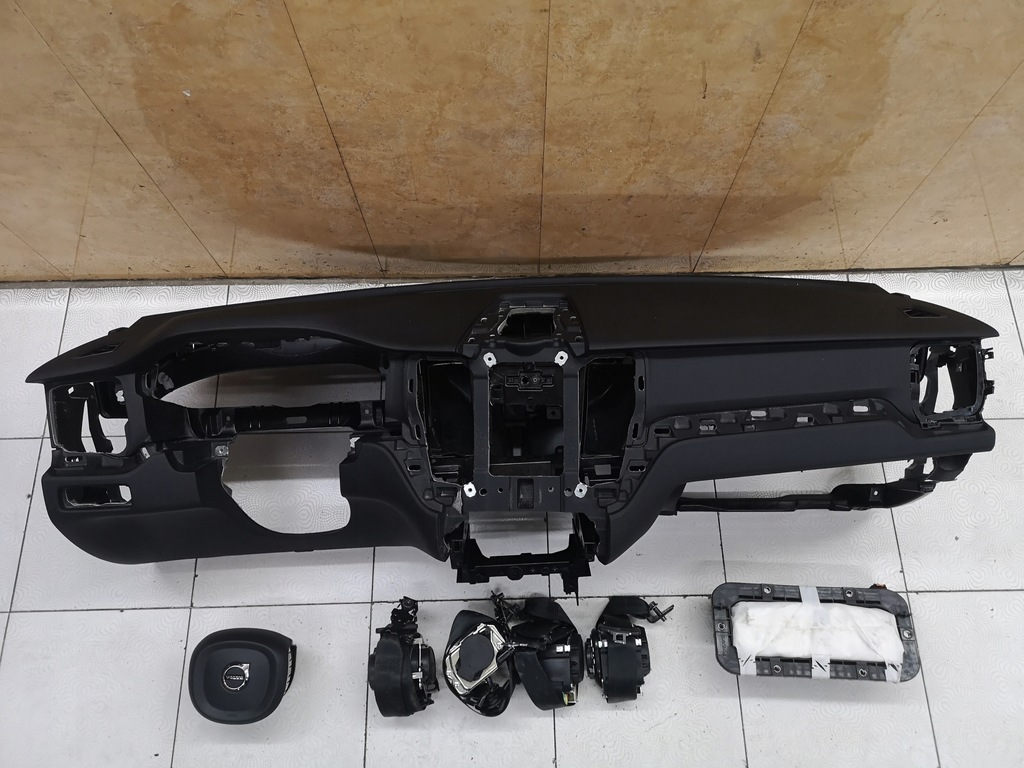 фото №1, Панель приладів консоль подушка безпеки volvo xc60 ii 2 lift