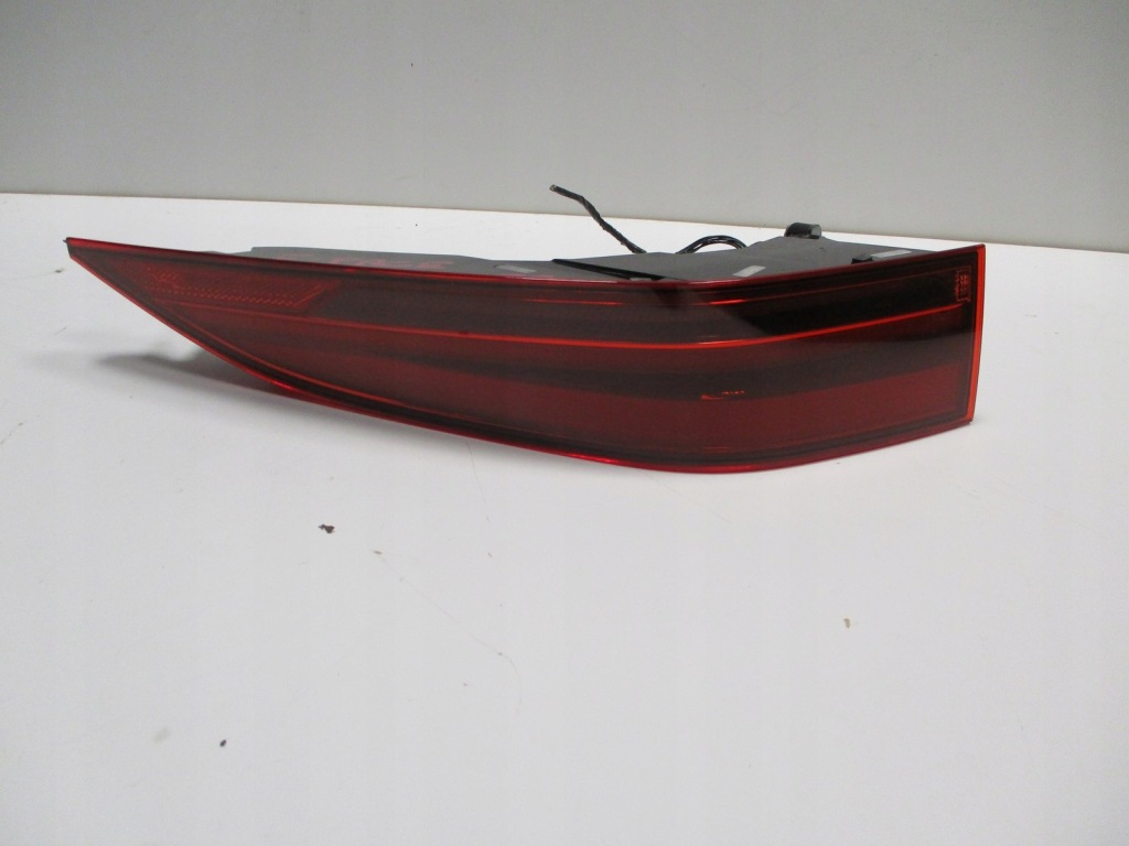 Купити Лампа права jaguar e-pace e pace задній задня