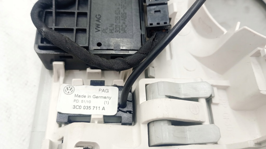 фото №9, Лампа потолочный vw passat golf 1k0947105ae 3c0035624c
