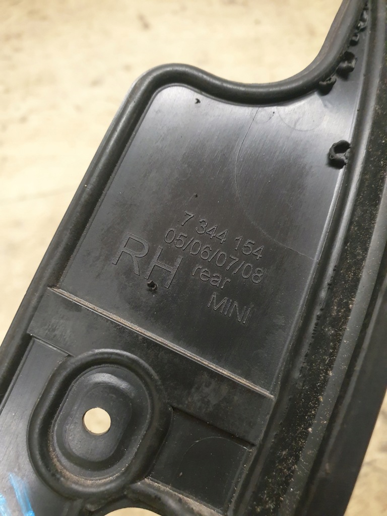 фото №11, Mini f54 clubman оригинальный номер 7344154 прокладка стойка