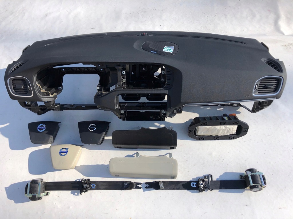 фото №1, Volvo v40 панель приладів панель приладів консоль подушки безпеки ремені