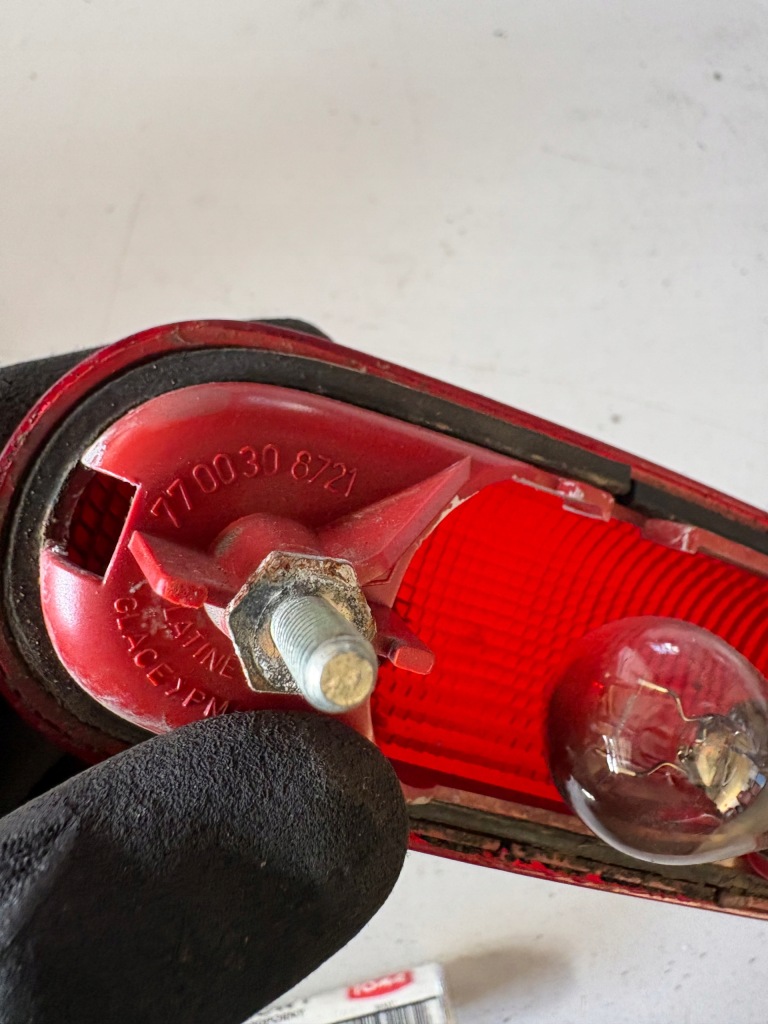 Trafic ii vivaro a світло стоп-сигнал a 7700308721 Оригінал