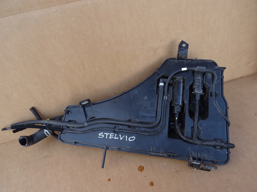 фото №1, Alfa romeo stelvio zbiorbik омывателя