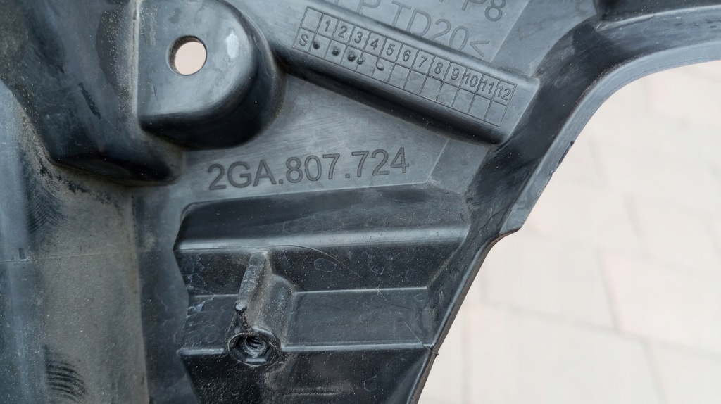 фото №3, Vw t-roc 2ga 2017-2021-- направляющая кронштейн w бампер правый перед 2ga807724