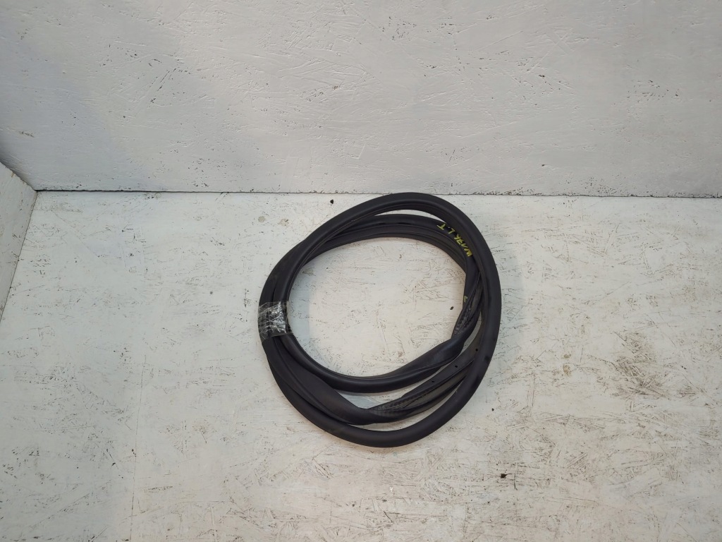 Купити Mercedes a-klasa w176 прокладка кузовна двері задній права