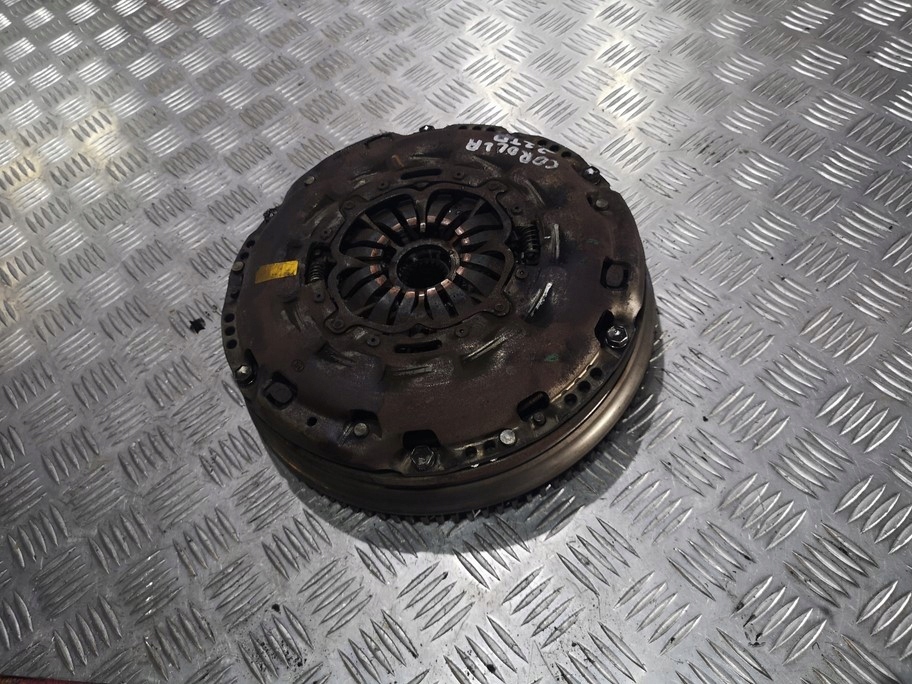 фото №1, Toyota corolla verso 04-08 2.2 d4d колесо двухмассовый