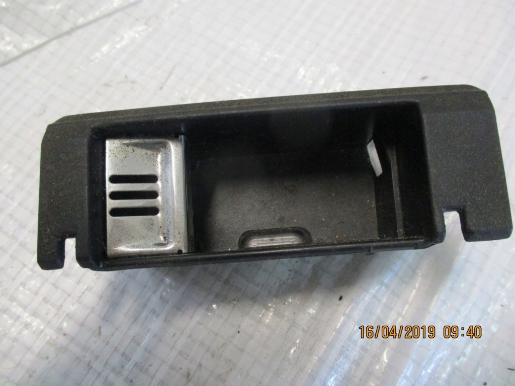 фото №1, Пепельница вкладыш audi a6 c5 4b0857405