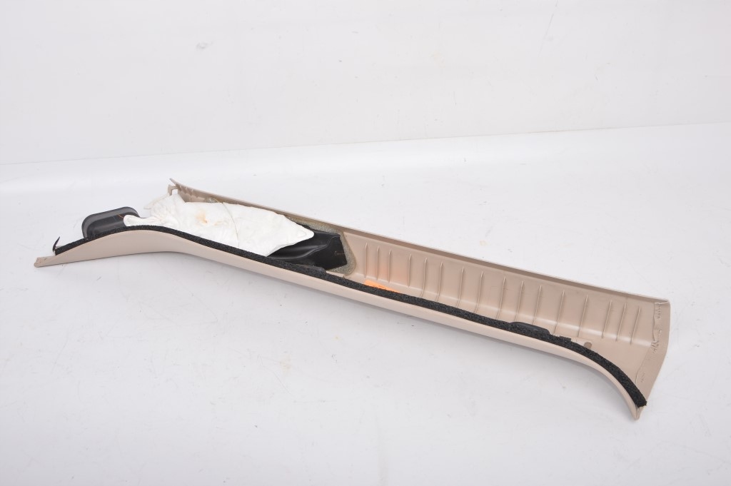 Lincoln aviator 2022r накладка стойка правая  перед lc5b-s03512 ag3lu2 Недорого