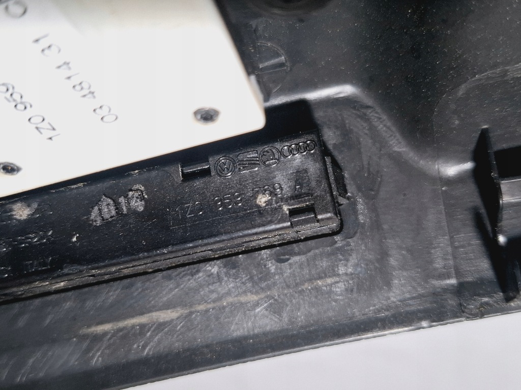 фото №9, Переключатель панель управление сиденье перед левый skoda superb ii 2 3t0