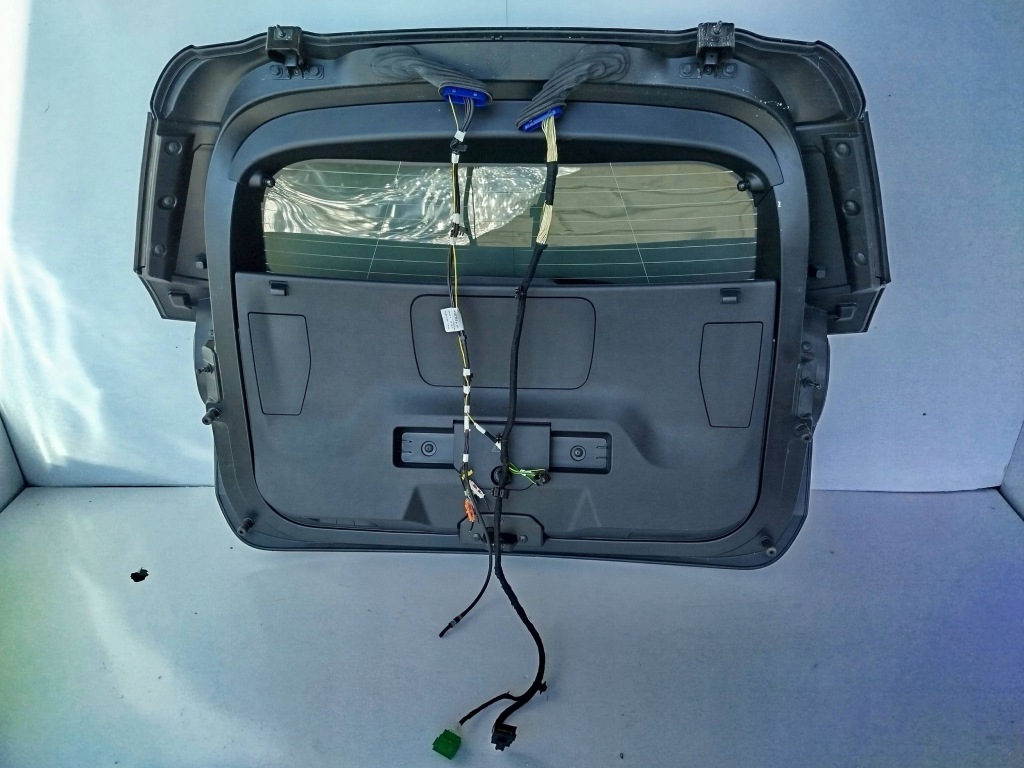 фото №10, Крышка багажника задняя багажника citroen c5 aircross 2022r. с камера поцарапанный козырёк