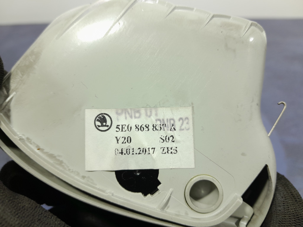 фото №5, Skoda octavia iii бардачок na накладки на фари 5e0868837a