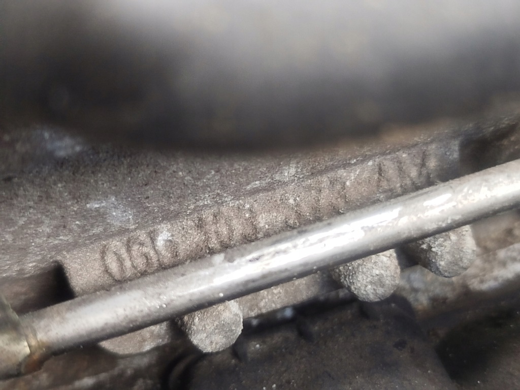 Головка двигуна vw golf 5 v audi a3 8p octavia 2 06d103373am Доставка