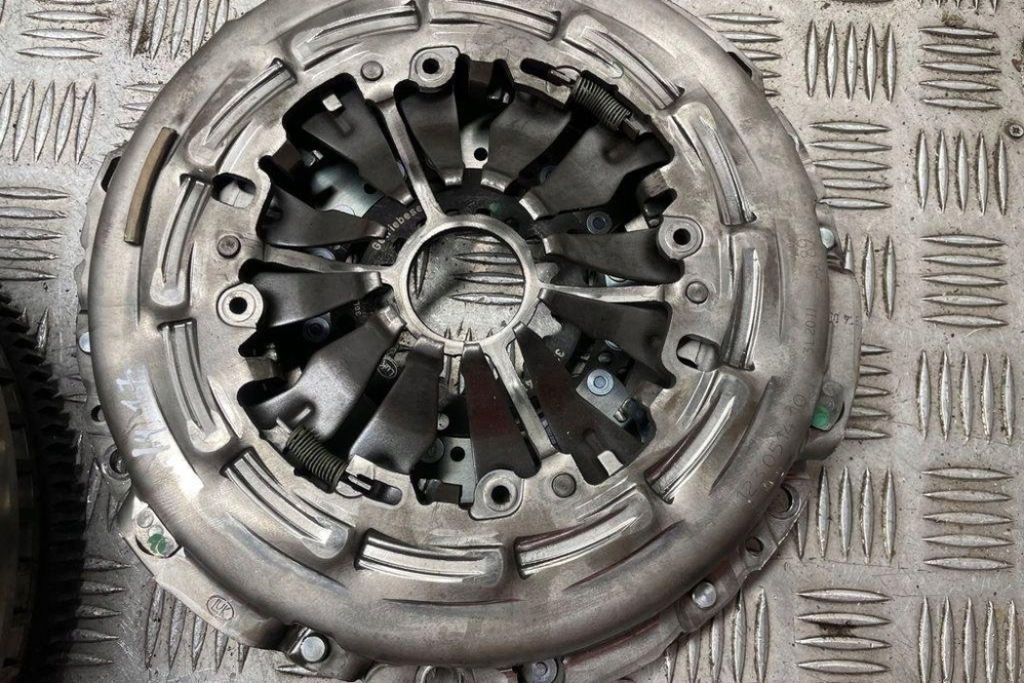 фото №7, Комплект сцепления mercedes-benz c w204 a6510304405 2.14l дизель 120kw 2013