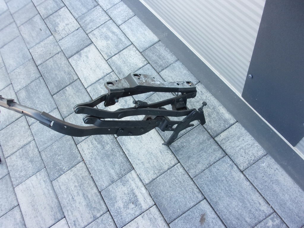 фото №3, Mercedes r230 sl 55 amg петля петлі кришки задня 2307500472