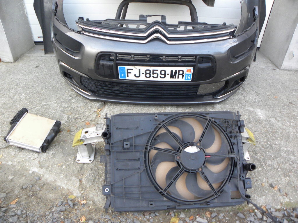 фото №3, Citroen c4 picasso lift 2017 rok,lampa права, бампер, капот