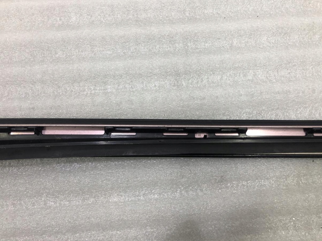 фото №8, Молдинг уплотнитель левая dacia duster ii