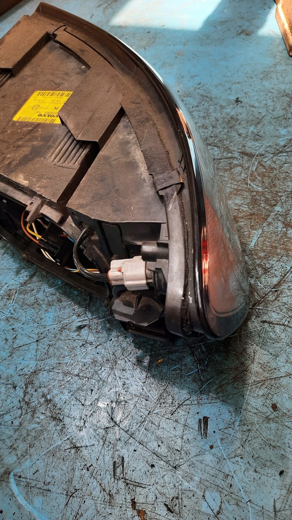 фото №8, Фара правый 30698886 volvo v50 04-12r