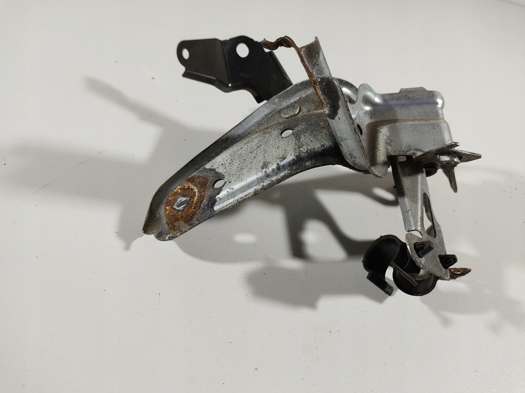 фото №10, Lexus is300h 13r кронштейн кронштейн