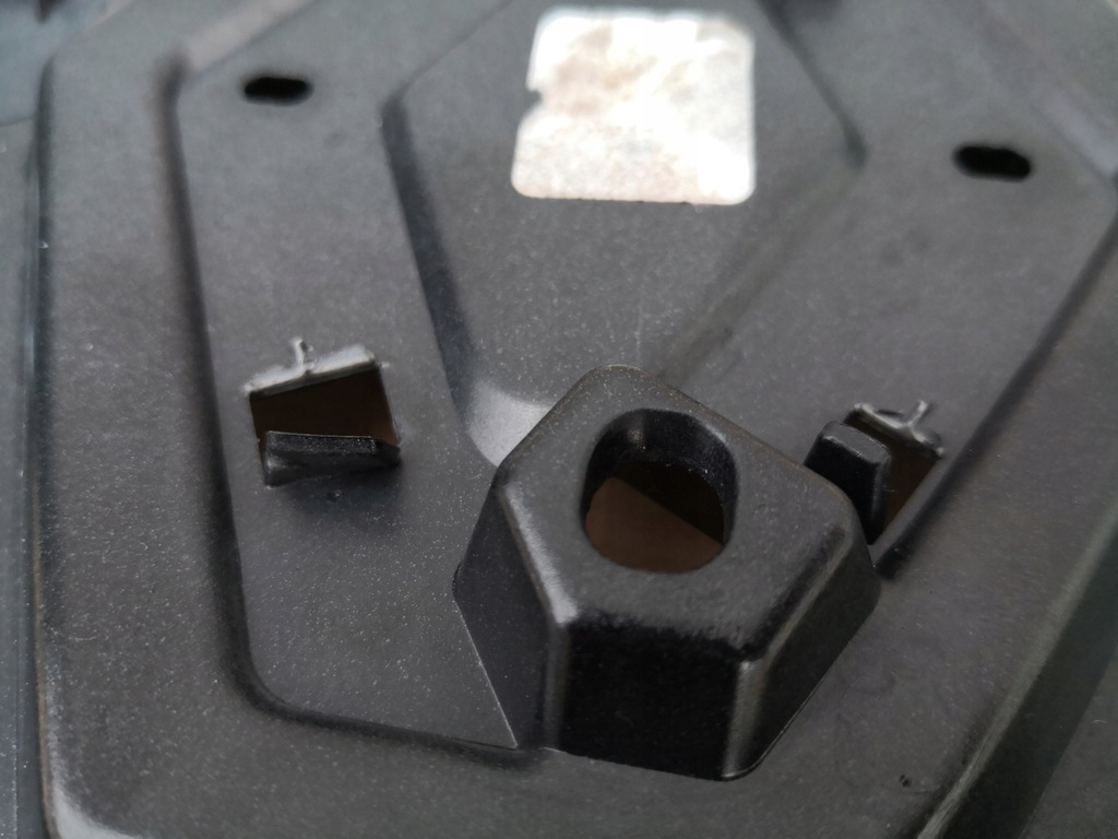 фото №10, Renault twingo ii lift 10- решётка радиатора решётка радиатора радиатора