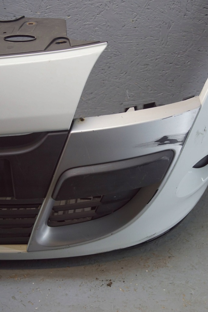 Бампер перед renault megane iii купе z2082 в Україні