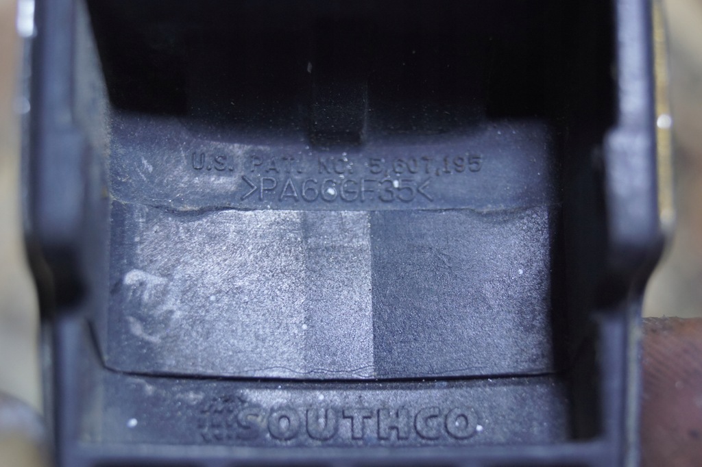 фото №10, Пряжка защёлка резиновый элемент капот hummer h2