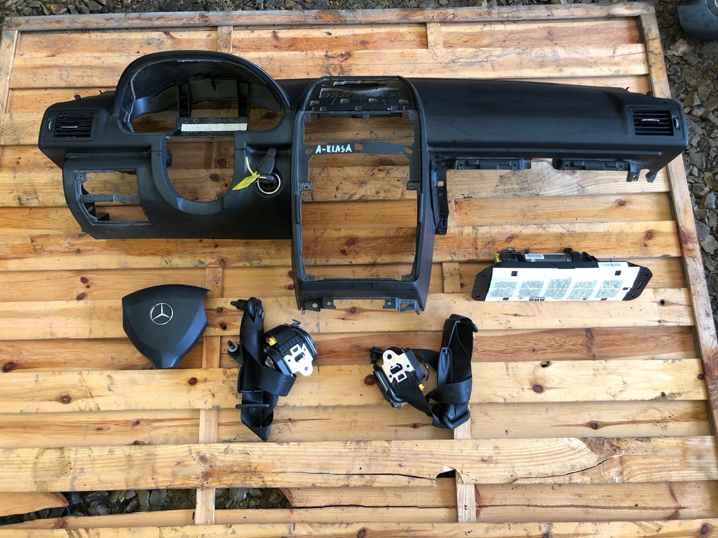 фото №1, A-klasa w169 панель приладів панель приладів консоль подушка безпеки ремені