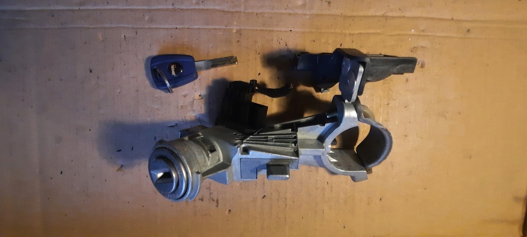 фото №1, Замок зажигания ключ fiat grande punto 01098400