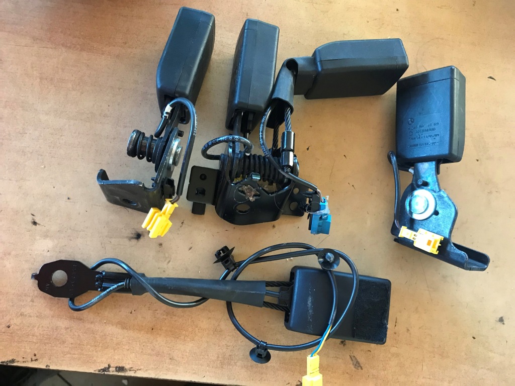 Купить Mercedes b klasa w246 разъём клипса поперечина задний