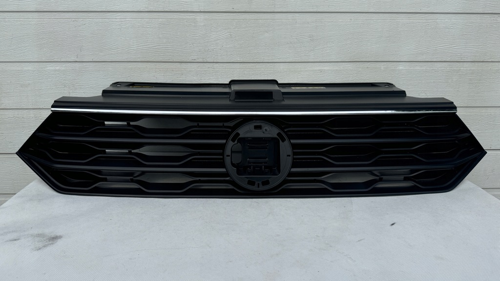 фото №1, Решётка радиатора решётка радиатора бампера vw t-roc 2ga853343b 2017-