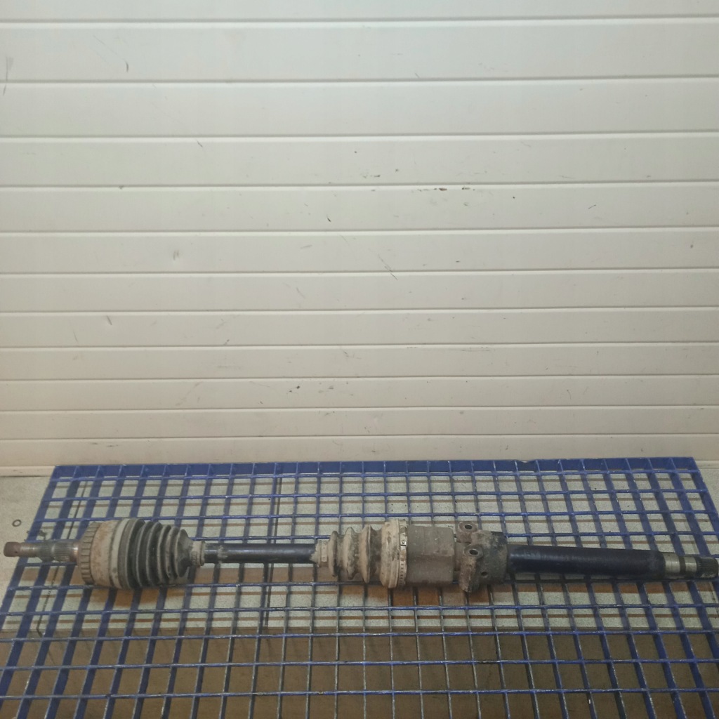 фото №1, Opel vectra c 1.9 cdti приводной вал опора шарнир правая 13247217