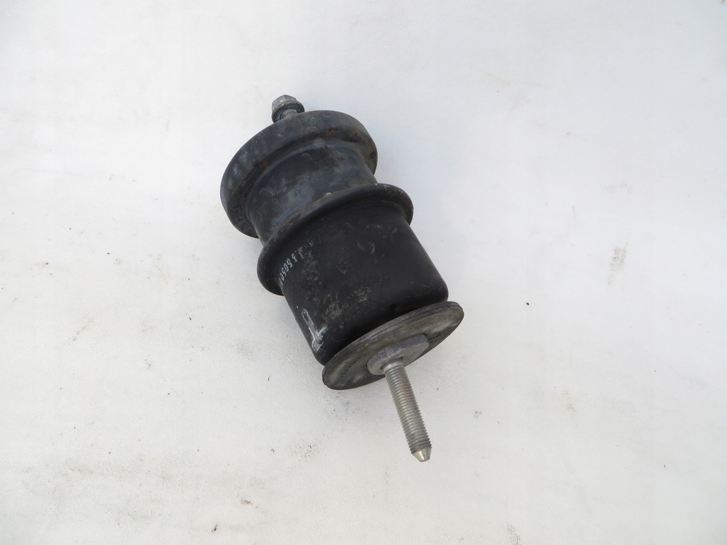 фото №1, 2015- subaru legacy v 2.5 кронштейн подушка двигателя r