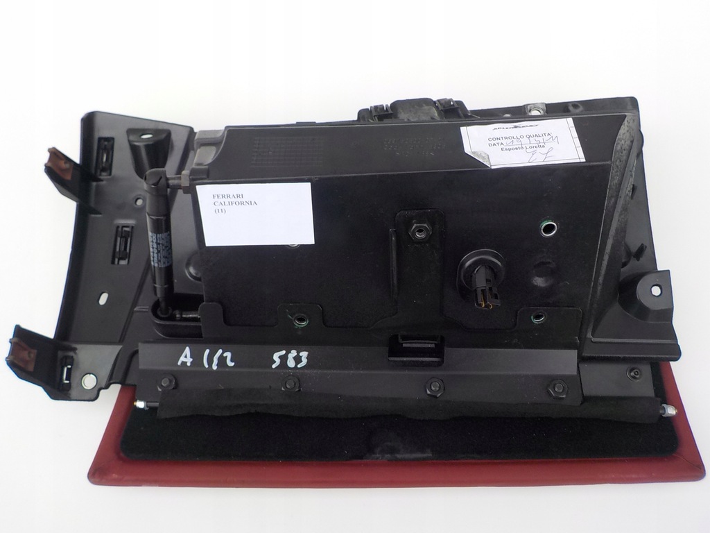 фото №3, Бардачок полка пассажира ferrari california