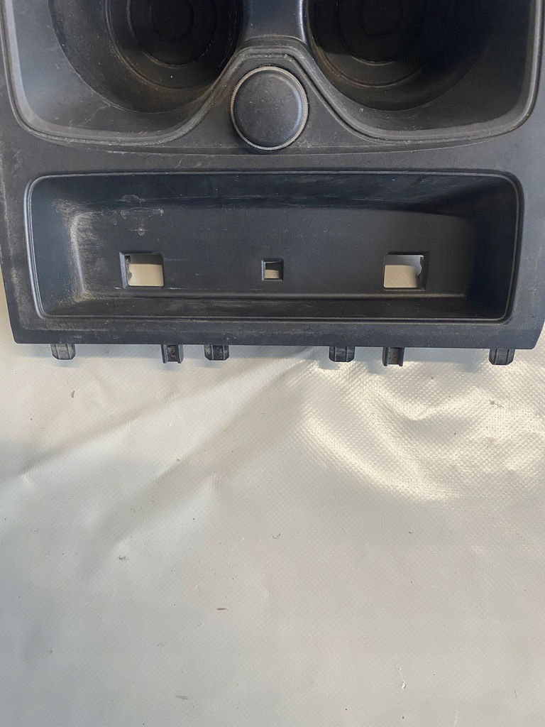 фото №5, Bmw f 20 бардачок na чашки